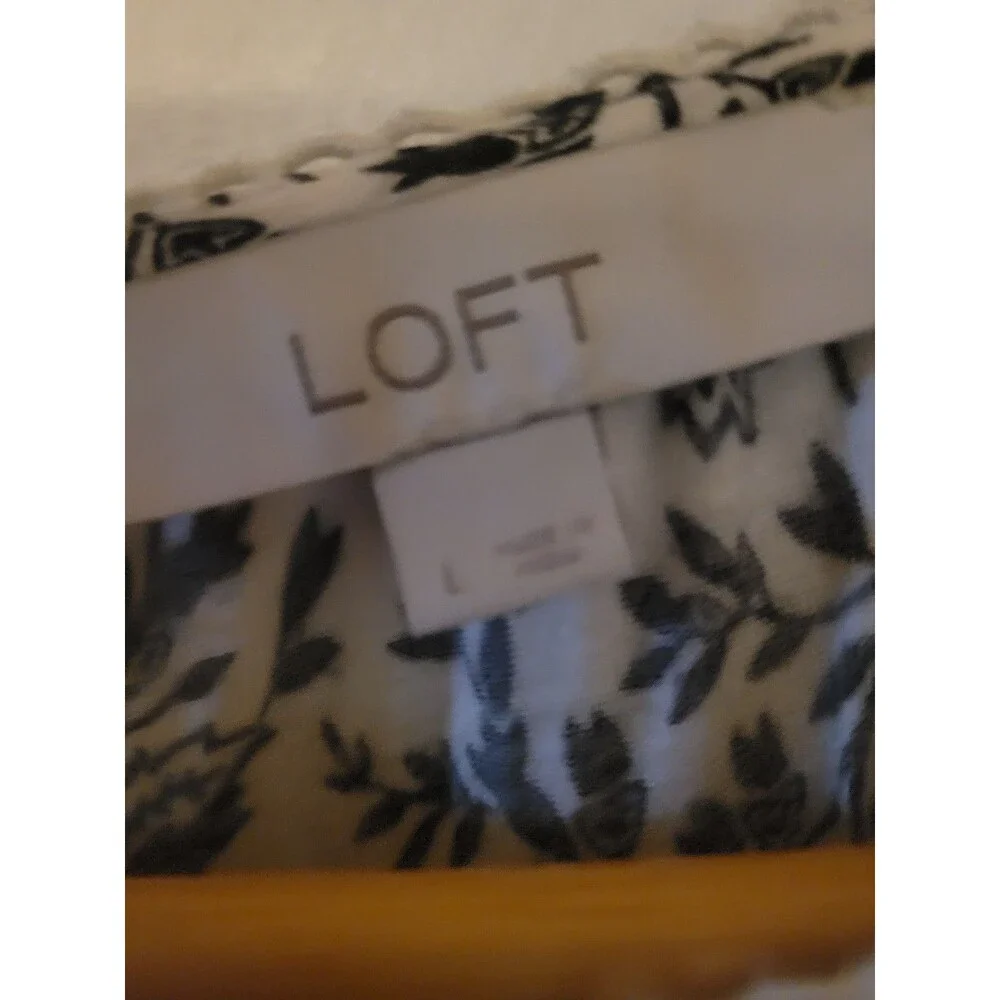 LOFT Black And White Flowy Blouse - Picture 2 of 2